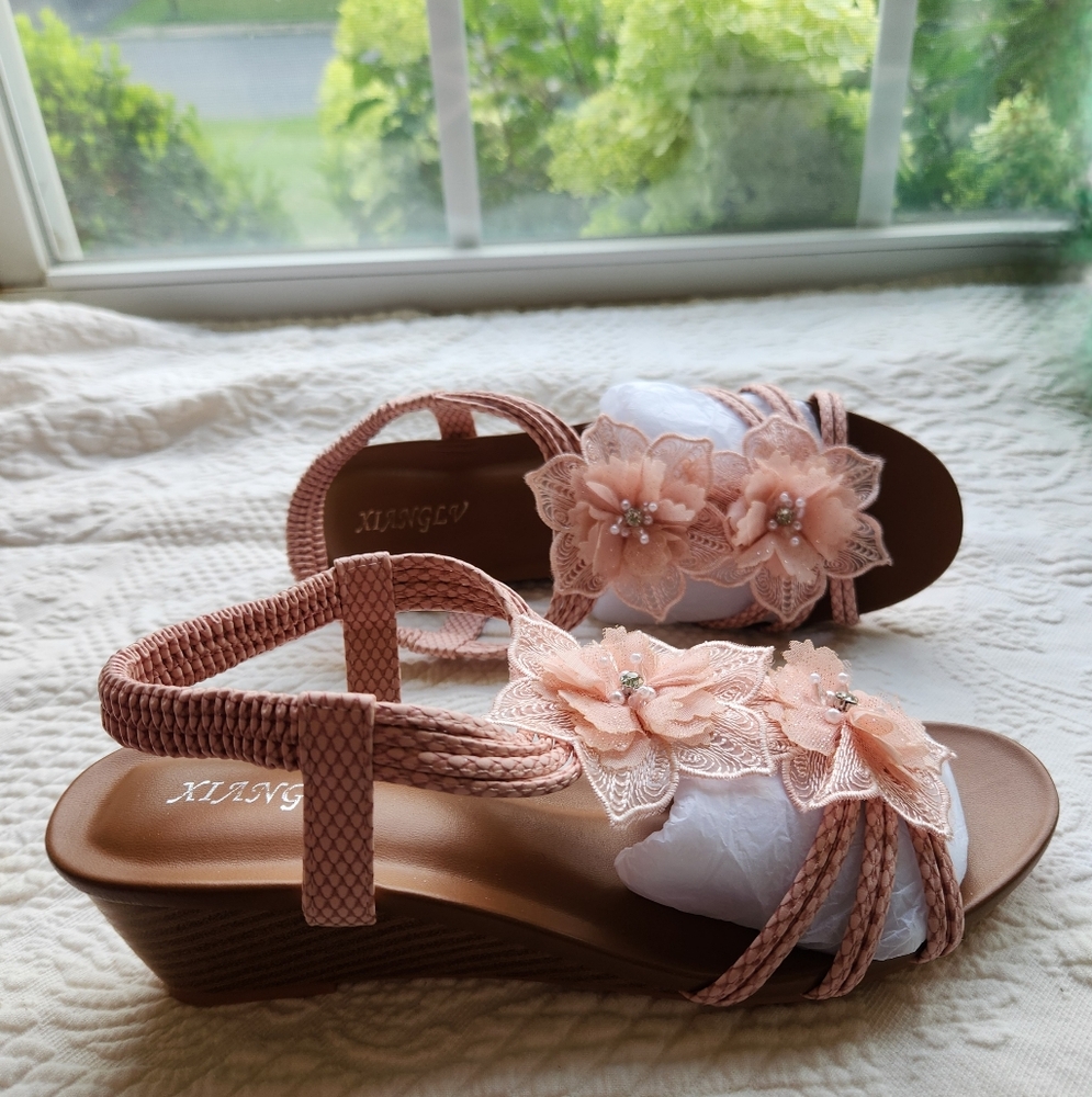 Women's Floral Wedge Sandals - Peach/Pink